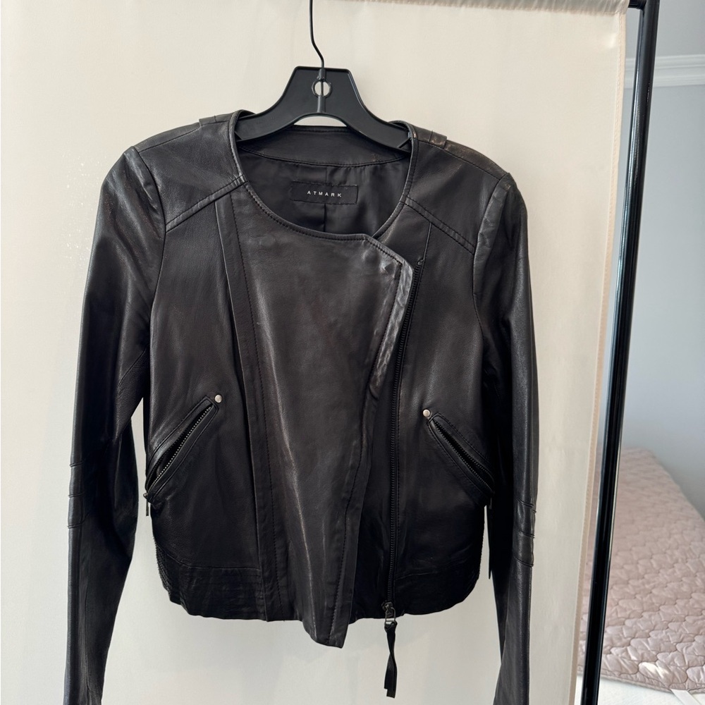 Elegant Black Leather Jacket